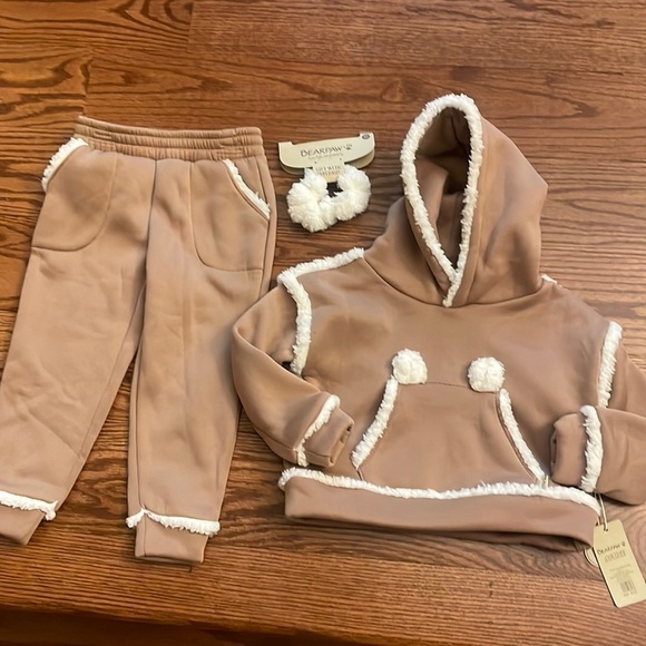 Bearpaw toddler girls 3T hoody pants sweat set Sherpa accent trim on tan - Picture 1 of 12